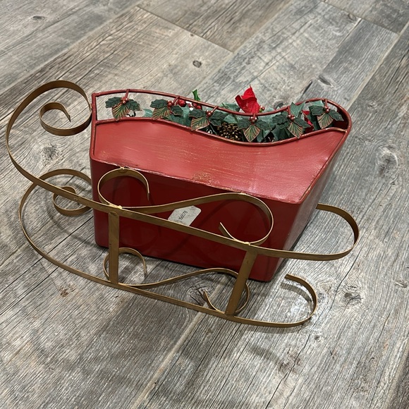 Vintage Christmas Santa sled with holly siding - Picture 7 of 14